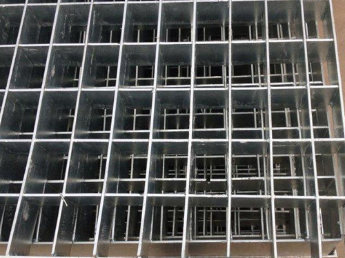 關于插接鋼格柵板的扁鋼鍛造