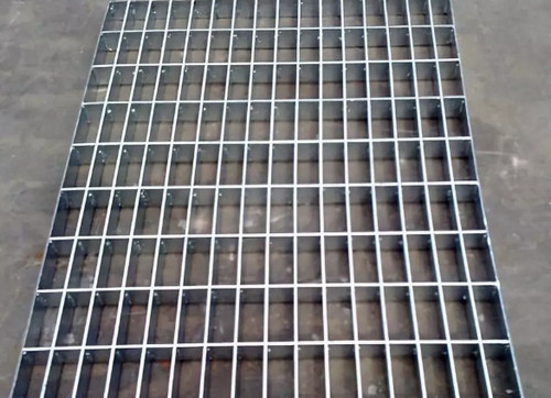 煙臺經(jīng)久耐用格柵板供應